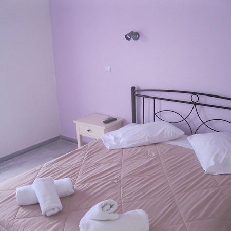 Very-Kokkos Pension 2 Naxos City Room photo