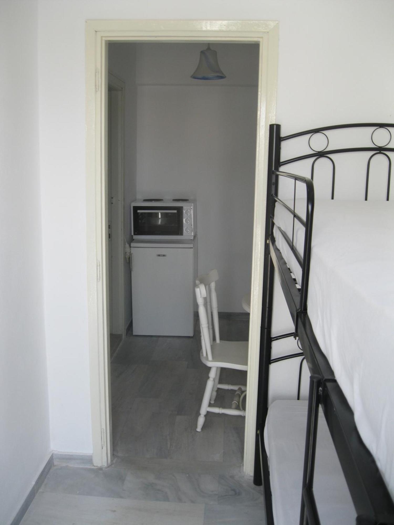 Very-Kokkos Pension 2 Naxos City Room photo