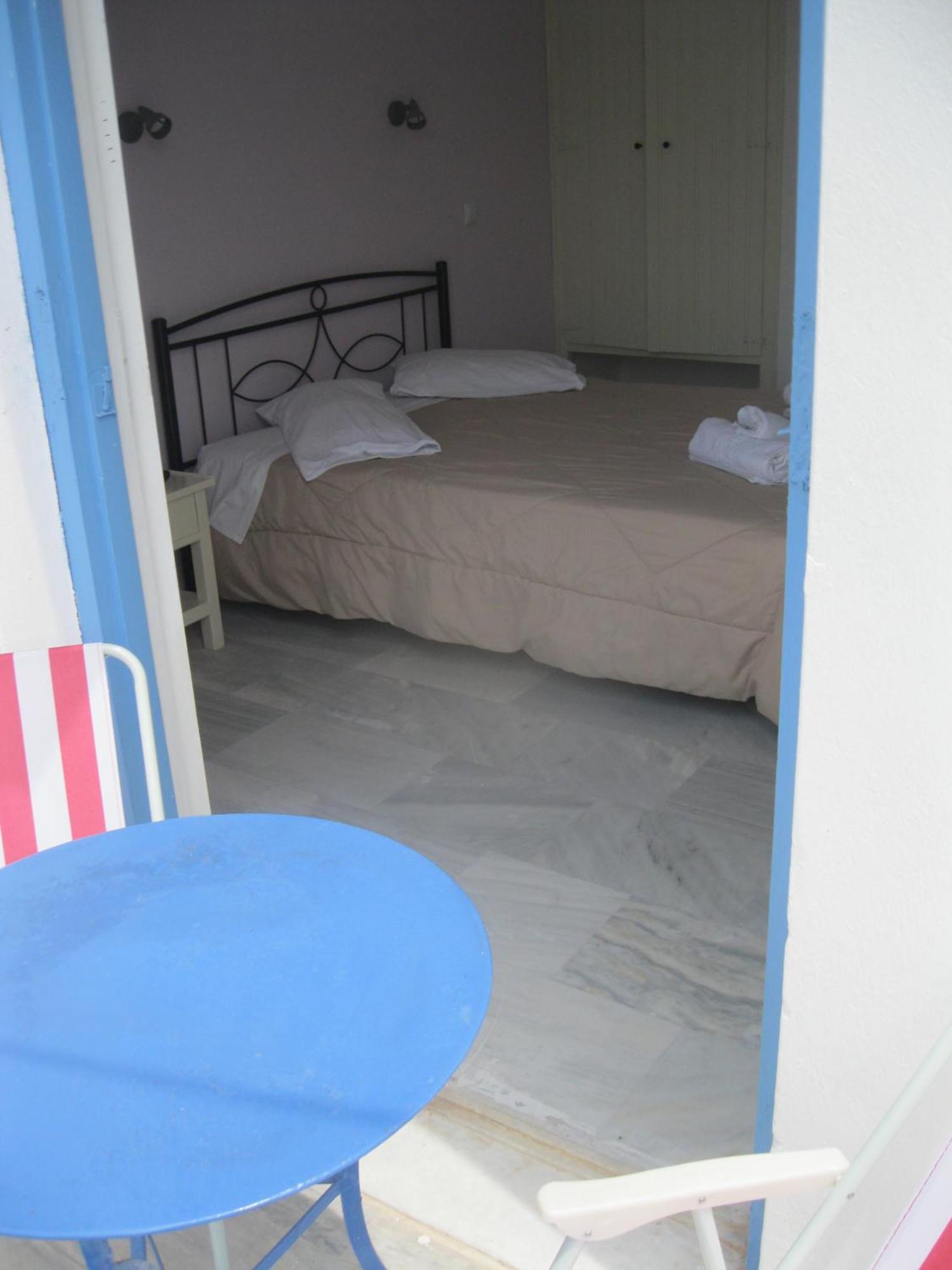 Very-Kokkos Pension 2 Naxos City Room photo