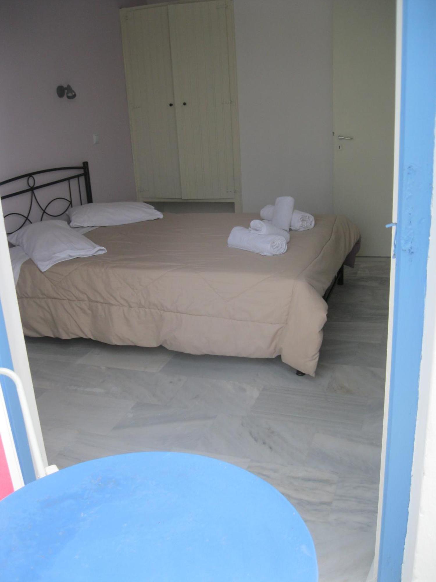 Very-Kokkos Pension 2 Naxos City Room photo