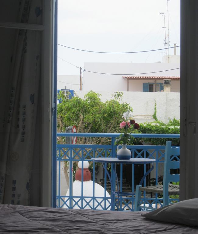 Very-Kokkos Pension 2 Naxos City Room photo